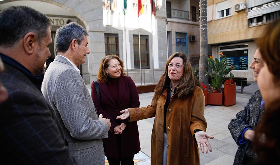 La consejera de Desarrollo Educativo y FP, María del Carmen Castillo, durante la visita institucional al Ayuntamiento de Adra.