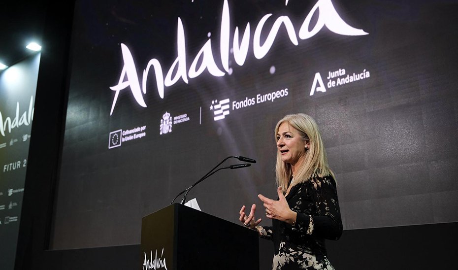 La consejera de Cultura y Deporte, Patricia del Pozo, durante la presentación en FITUR 2025 de las próximas iniciativas deportivas que tendrán en Andalucía .