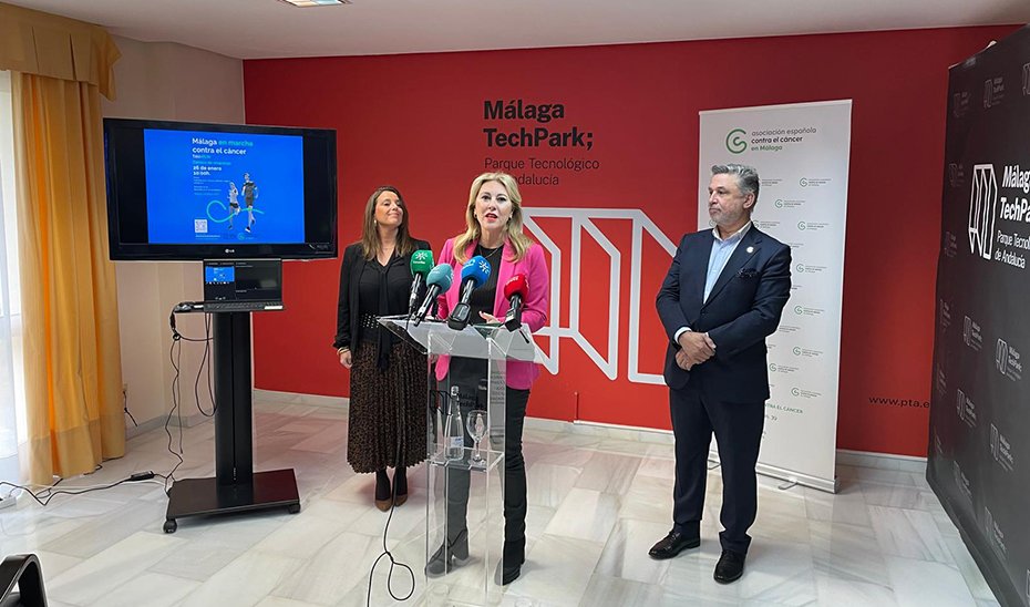 La consejera de Economía, Carolina España, durante la presentación de la tercera edición de la marcha y carrera contra el cáncer TAU-RUN que se celebra en Málaga TechPark.