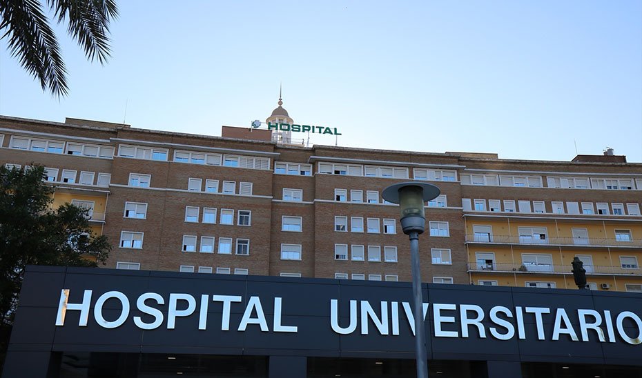 Fachada del Hospital Universitario Virgen del Rocío, en Sevilla.