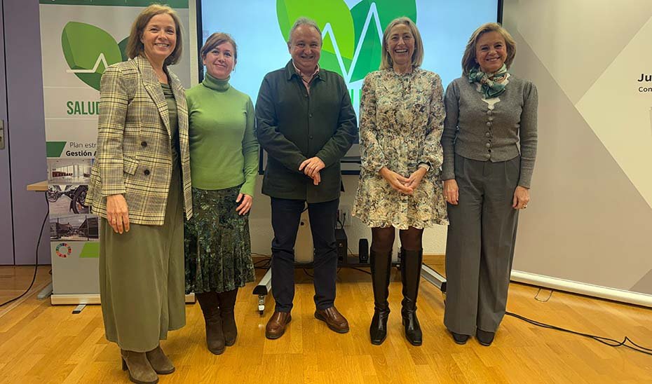 La consejera de Salud y Consumo, Rocío Hernández, durante la presentación del Plan Estratégico de Gestión Ambiental Integrada del Servicio Andaluz de Salud Horizonte 2030 (PEGAI).
