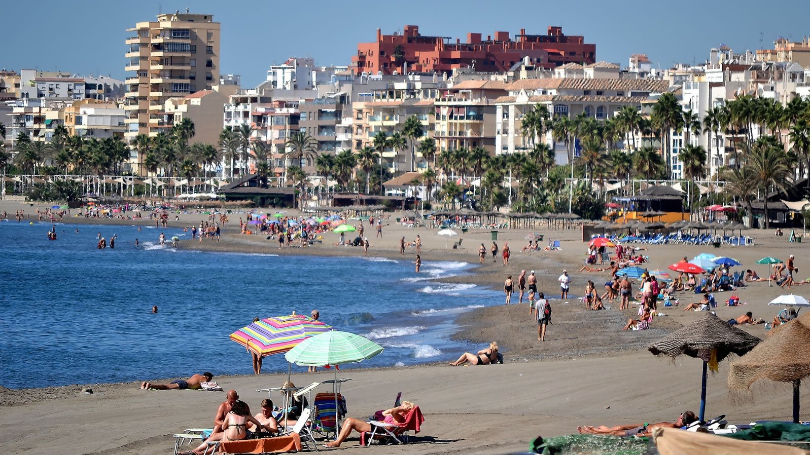 Foto Las playas de Estepona contarán este verano con nuevas torres para el servicio de vigilancia y salvamento