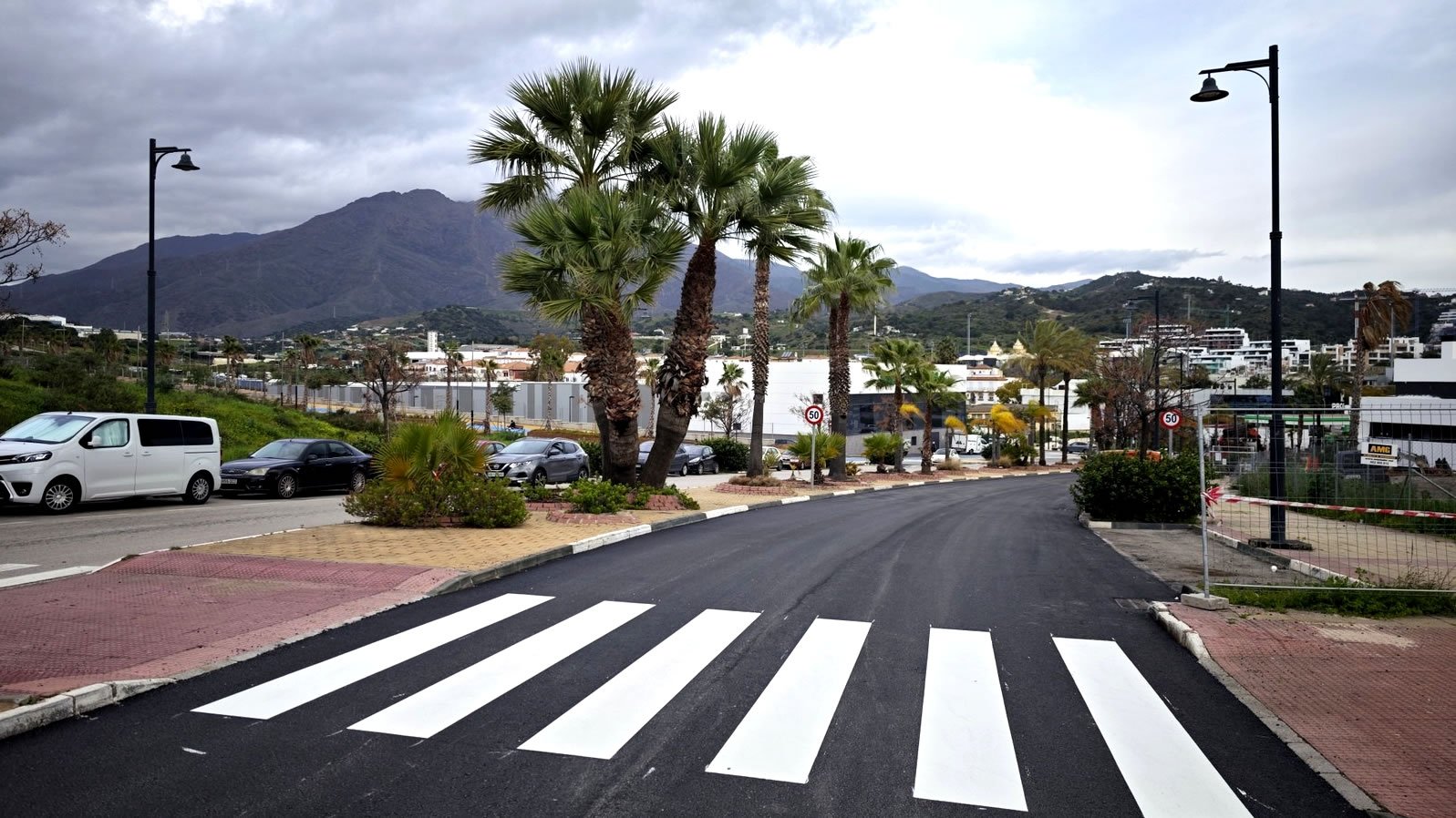 Foto Finalizan las obras en la Avenida Puerta del Mar para la mejora de la red de saneamiento y abastecimiento