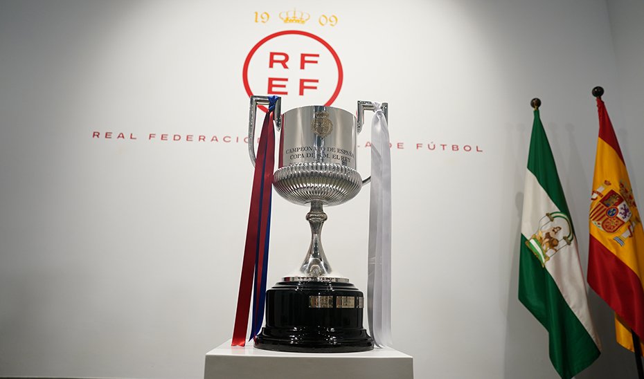 Image of the Copa del Rey, the trophy to be contested this Saturday between Real Madrid and FC Barcelona.