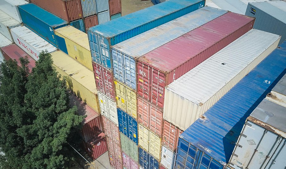 Contenedores con productos para exportación.