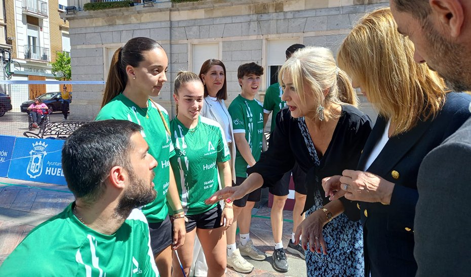 La consejera de Cultura y Deporte, Patricia del Pozo, momentos antes de la reunión que se celebró en el Ayuntamiento de Huelva.