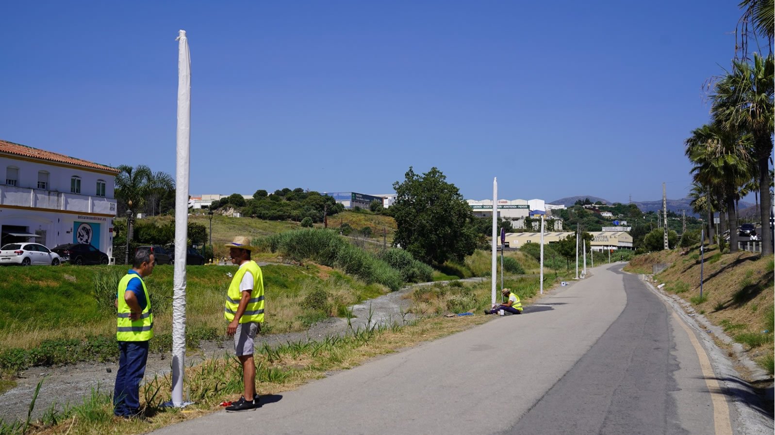Foto El Ayuntamiento inicia los trabajos para dotar de alumbrado a zonas del extrarradio y la senda litoral