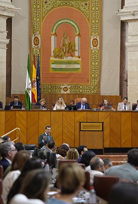 The Andalusian President, during a moment of the question time in the regional chamber.