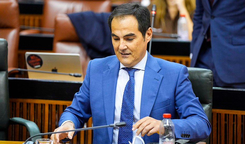 José Antonio Nieto interviene en el Pleno del Parlamento andaluz.