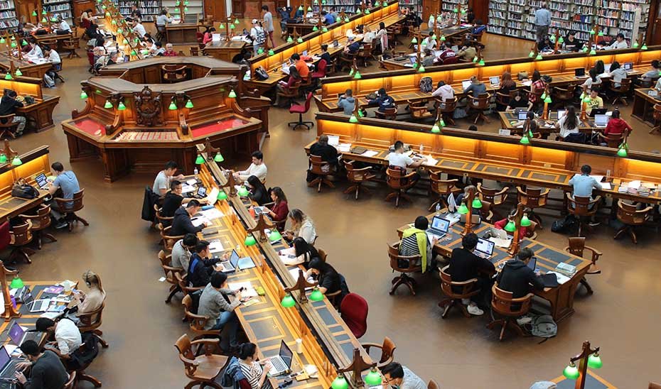 Biblioteca universitaria.