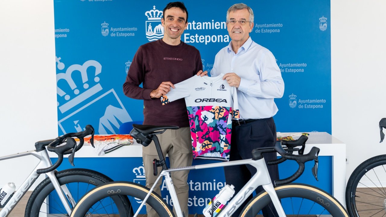 Foto El ciclista Luis Ángel Maté llevará el nombre de Estepona a pruebas nacionales e internacionales en 2026