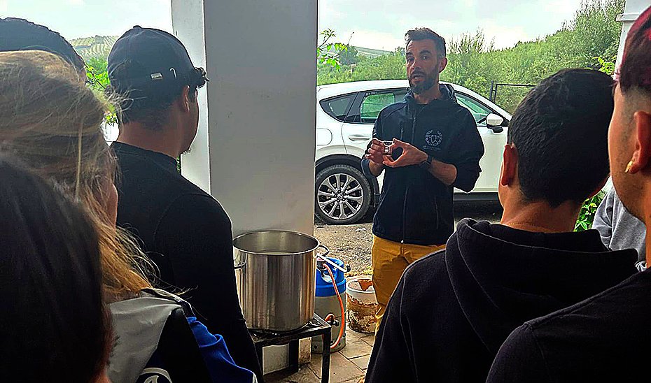 Actividad de educación ambiental protagonizada por menores de diferentes centros de internamiento de Córdoba.