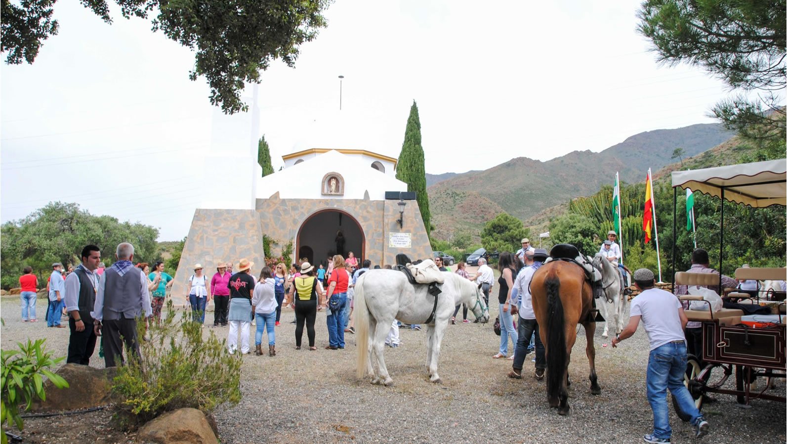 Foto El Ayuntamiento realiza labores de adecentamiento del Parque de Los Pedregales con motivo de la romería de San Isidro Labrador