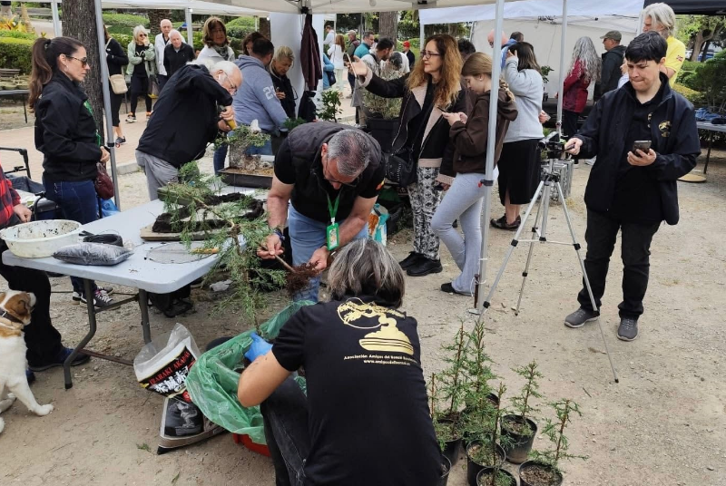 El Parque de la Paloma acogerá este fin de semana una nueva edición de la Feria de Plantas de Colección